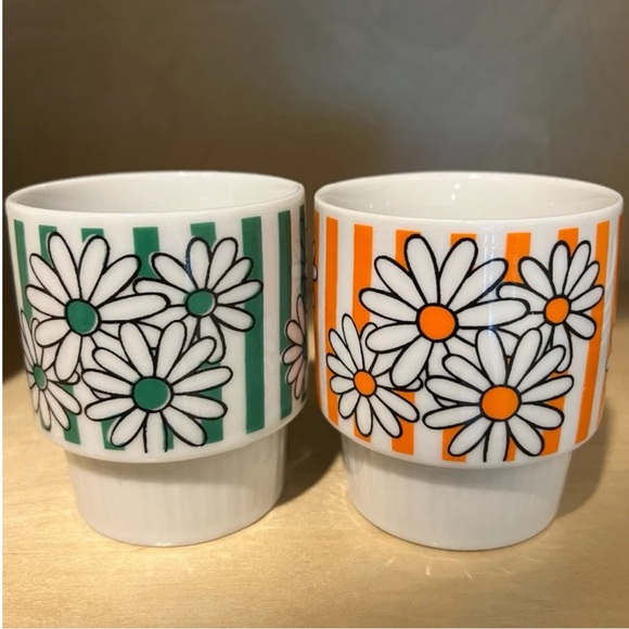 Pair of Vintage Stacking Coffee Tea Cups - Picture 4 of 9